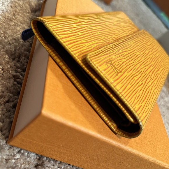 Louis Vuitton Porte Tresor International Wallet - Picture 4 of 11